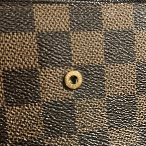 Authentic Louis Vuitton Damier ebene wallet - Picture 15 of 16